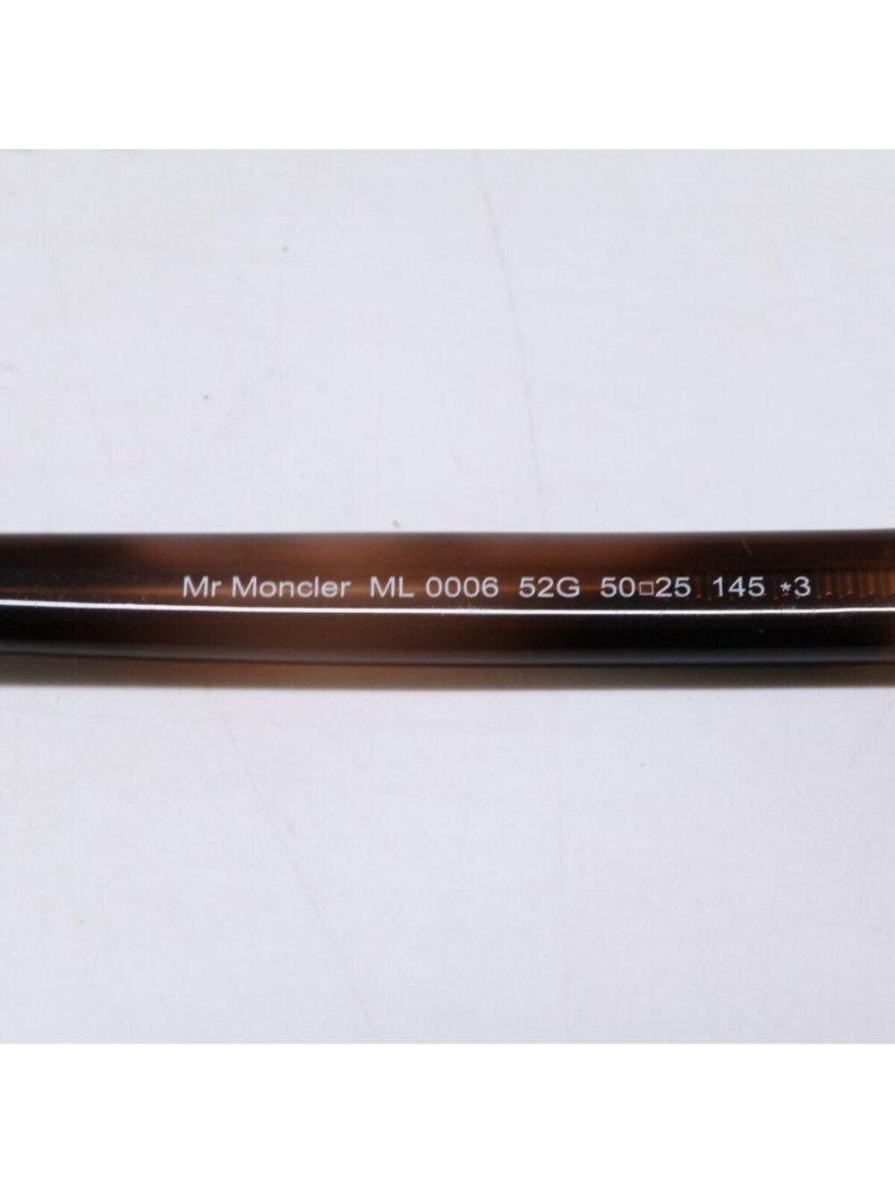 Moncler Mr Wellington Eyewear - Picture 6 of 8